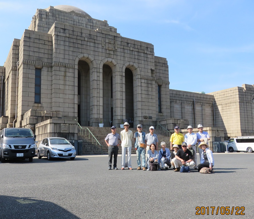 聖徳絵画館前参加者.jpg
